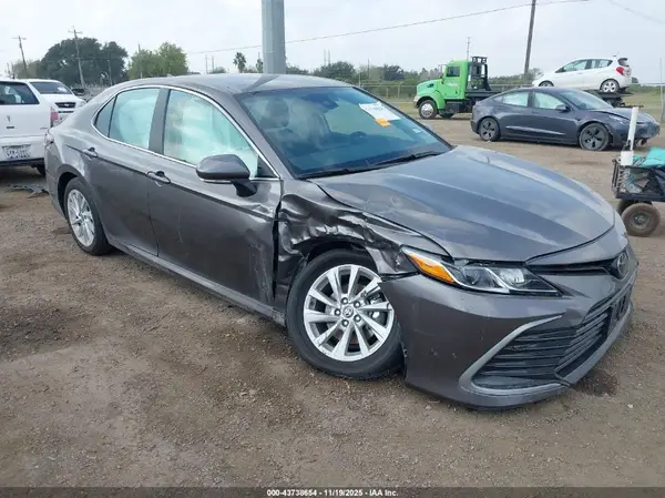 4T1R11AK4RU886397 2024 TOYOTA CAMRY - Image 1