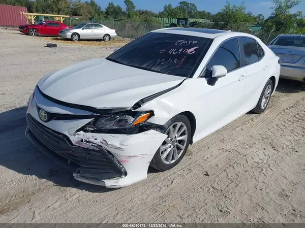 4T1R11AK5MU542876 2021 TOYOTA CAMRY - Image 2