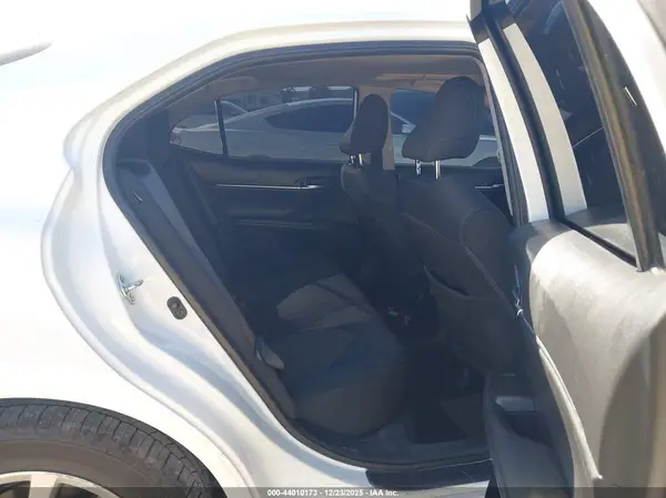 4T1R11AK5MU542876 2021 TOYOTA CAMRY - Image 8