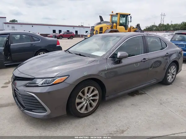 4T1R11AK5NU620090 2022 TOYOTA CAMRY - Image 2