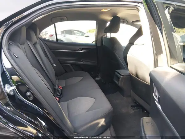 4T1R11AK5NU649668 2022 TOYOTA CAMRY - Image 8