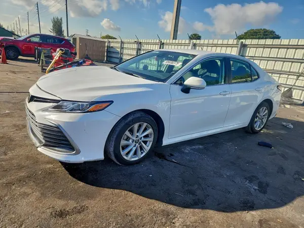 4T1R11AK5NU681794 2022 TOYOTA CAMRY - Image 1