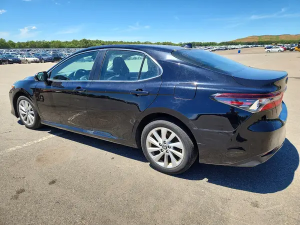 4T1R11AK5NU682685 2022 TOYOTA CAMRY - Image 2