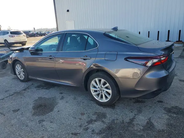 4T1R11AK5NU703776 2022 TOYOTA CAMRY - Image 2