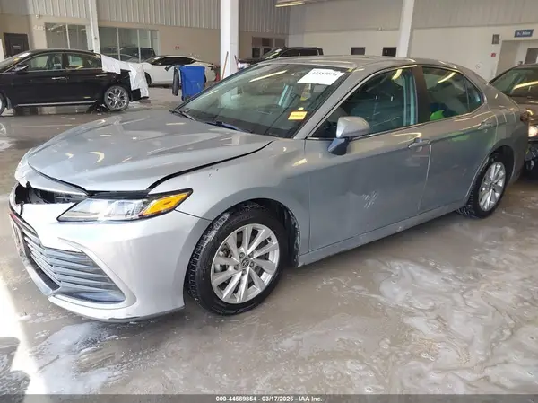 4T1R11AK5PU132065 2023 TOYOTA CAMRY - Image 2