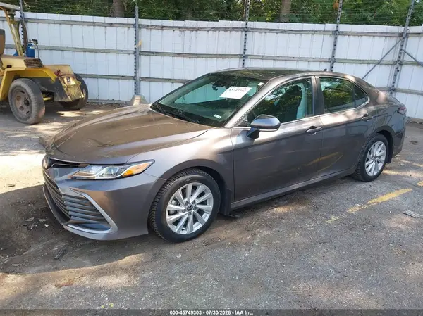 4T1R11AK5PU801208 2023 TOYOTA CAMRY - Image 2