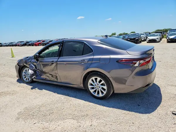 4T1R11AK5RU209486 2024 TOYOTA CAMRY - Image 2