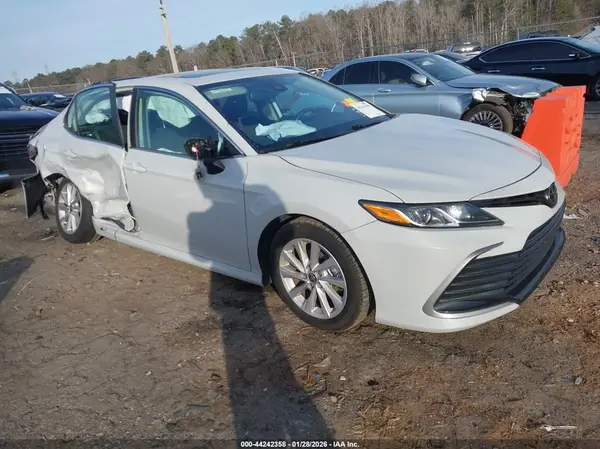 4T1R11AK5RU257912 2024 TOYOTA CAMRY - Image 1