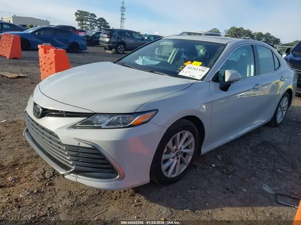 4T1R11AK5RU257912 2024 TOYOTA CAMRY - Image 2