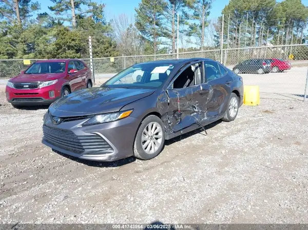 4T1R11AK5RU877353 2024 TOYOTA CAMRY - Image 2