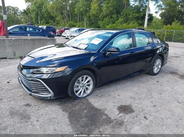 4T1R11AK5RU880463 2024 TOYOTA CAMRY - Image 2