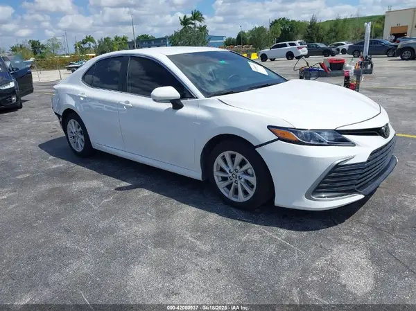 4T1R11AK5RU881936 2024 TOYOTA CAMRY - Image 1