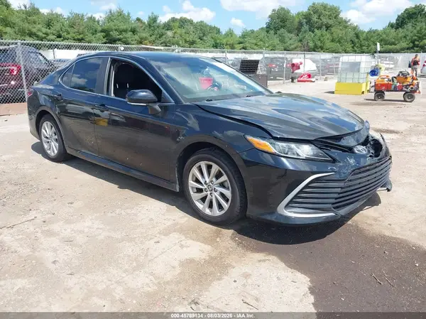4T1R11AK6MU458713 2021 TOYOTA CAMRY - Image 1