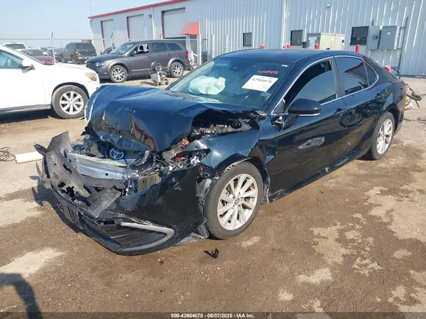 4T1R11AK6MU567382 2021 TOYOTA CAMRY - Image 2