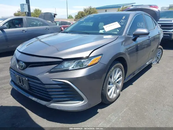 4T1R11AK6MU610439 2021 TOYOTA CAMRY - Image 2