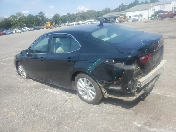 4T1R11AK6NU046048 2022 TOYOTA CAMRY - Image 2