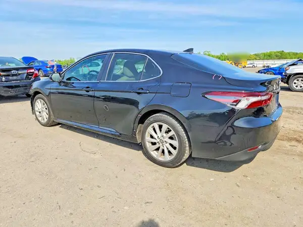 4T1R11AK6NU687605 2022 TOYOTA CAMRY - Image 2