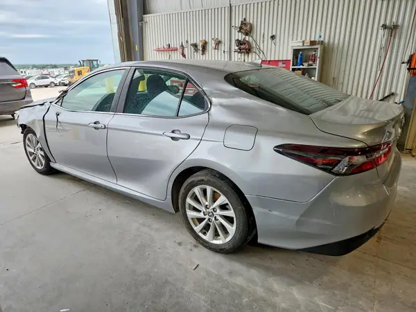 4T1R11AK6PU782037 2023 TOYOTA CAMRY - Image 2