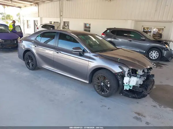 4T1R11AK6RU252279 2024 TOYOTA CAMRY - Image 1
