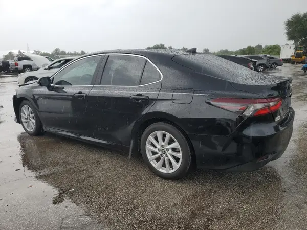 4T1R11AK6RU921294 2024 TOYOTA CAMRY - Image 2