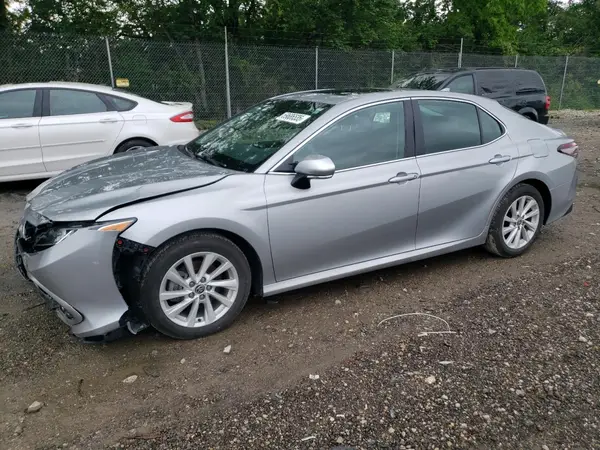 4T1R11AK7MU422447 2021 TOYOTA CAMRY - Image 1