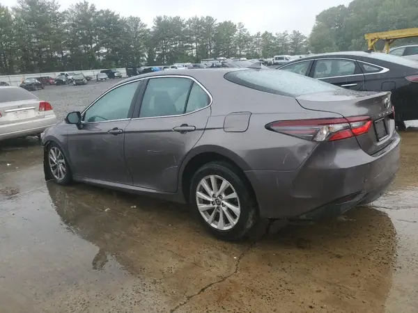 4T1R11AK7MU437689 2021 TOYOTA CAMRY - Image 2