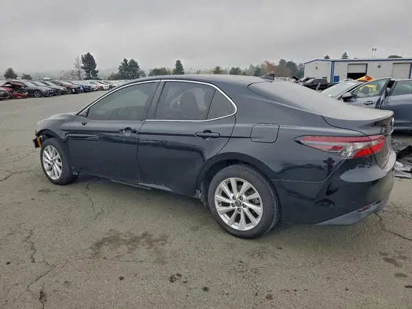 4T1R11AK7MU450572 2021 TOYOTA CAMRY - Image 2