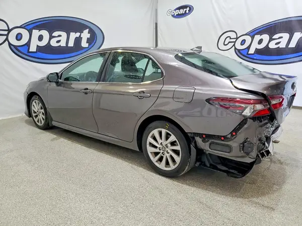 4T1R11AK7NU050707 2022 TOYOTA CAMRY - Image 2