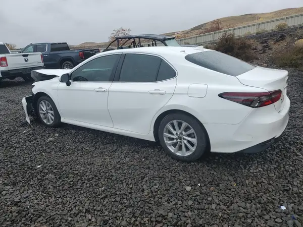 4T1R11AK7NU625369 2022 TOYOTA CAMRY - Image 2
