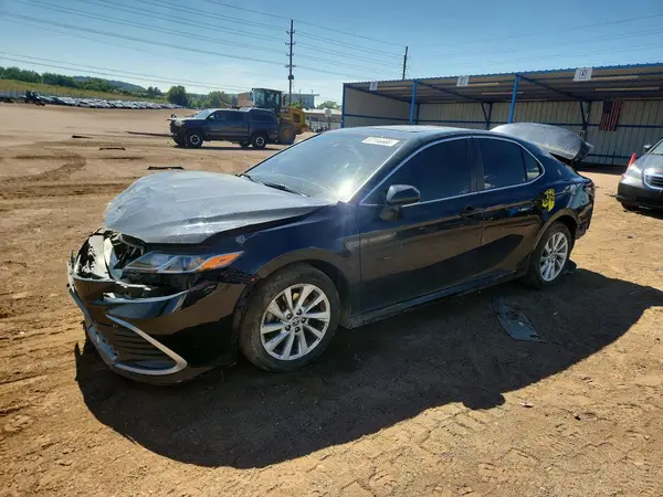 4T1R11AK7NU661014 2022 TOYOTA CAMRY - Image 1