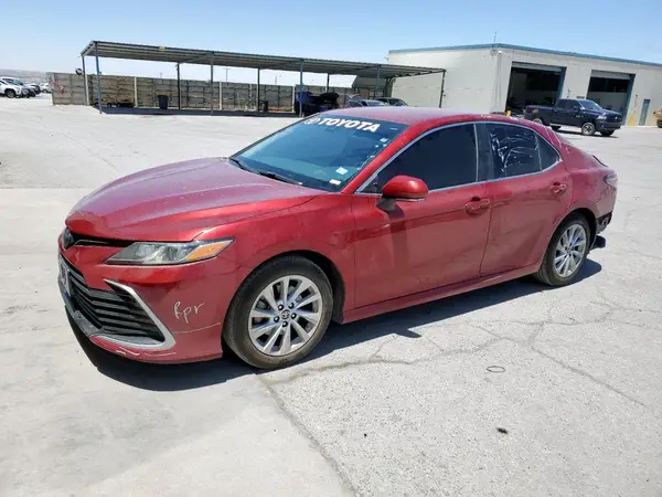 4T1R11AK7NU671333 2022 TOYOTA CAMRY - Image 1