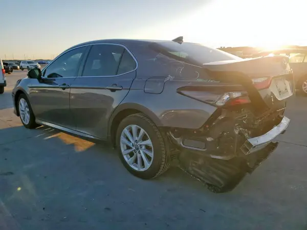 4T1R11AK7NU706386 2022 TOYOTA CAMRY - Image 2