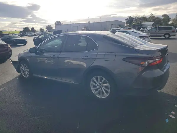 4T1R11AK7PU781575 2023 TOYOTA CAMRY - Image 2
