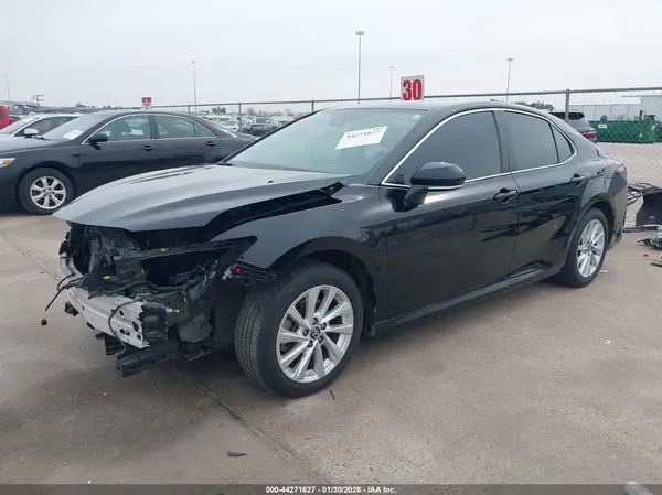 4T1R11AK7PU840057 2023 TOYOTA CAMRY - Image 2