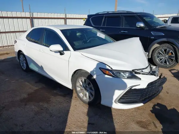4T1R11AK7RU204175 2024 TOYOTA CAMRY - Image 1
