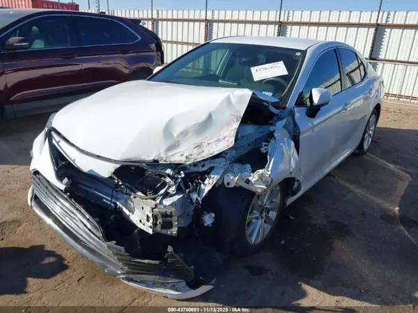 4T1R11AK7RU204175 2024 TOYOTA CAMRY - Image 2