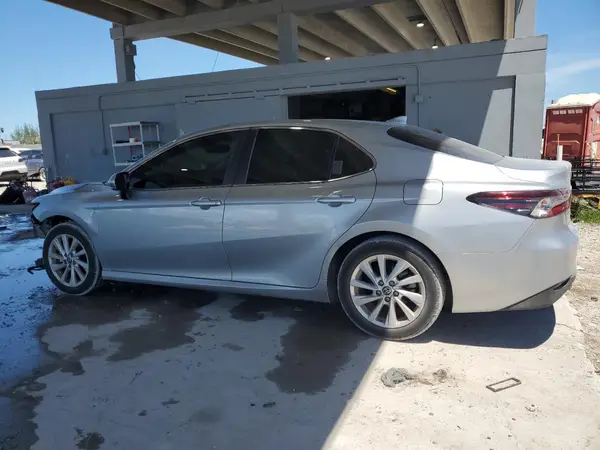 4T1R11AK7RU256180 2024 TOYOTA CAMRY - Image 2