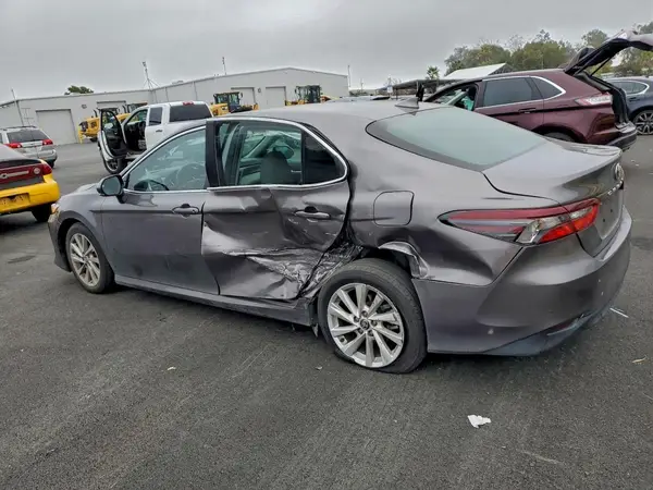 4T1R11AK7RU899144 2024 TOYOTA CAMRY - Image 2