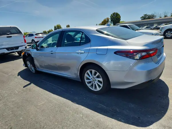 4T1R11AK7RU900891 2024 TOYOTA CAMRY - Image 2