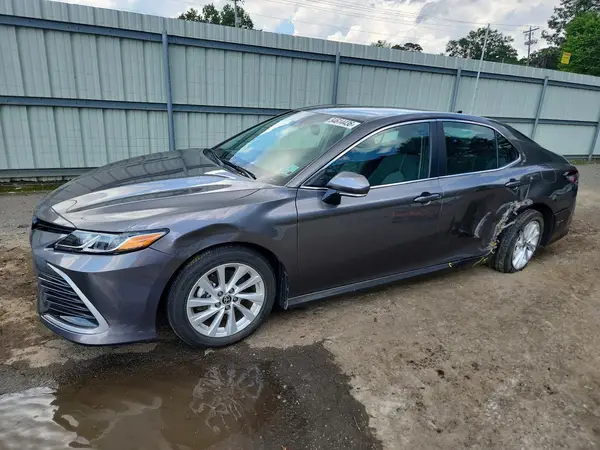 4T1R11AK8MU565049 2021 TOYOTA CAMRY - Image 1