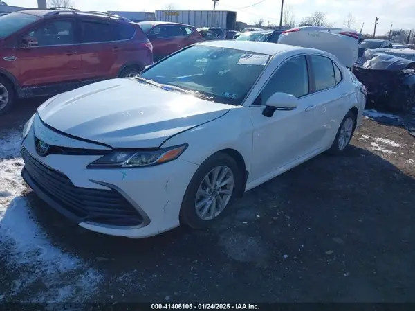 4T1R11AK8NU071677 2022 TOYOTA CAMRY - Image 2