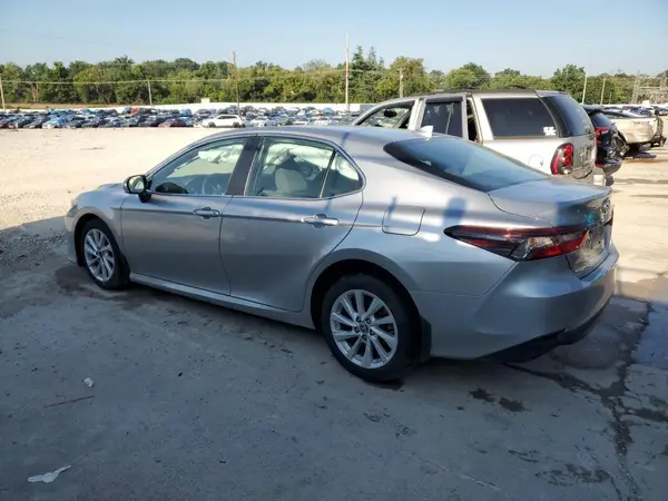 4T1R11AK8NU619824 2022 TOYOTA CAMRY - Image 2