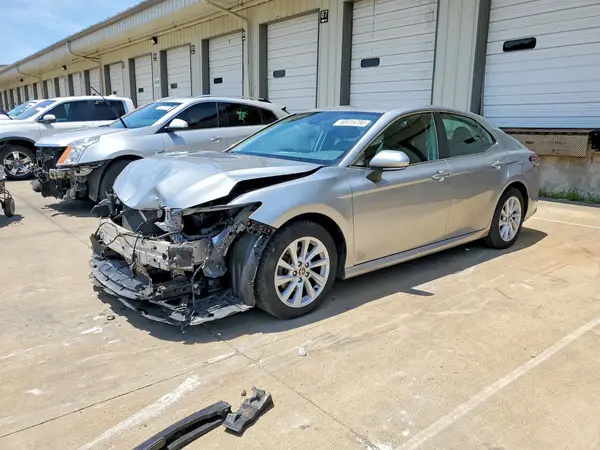 4T1R11AK8NU626885 2022 TOYOTA CAMRY - Image 1