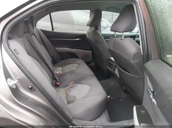 4T1R11AK8NU628328 2022 TOYOTA CAMRY - Image 8