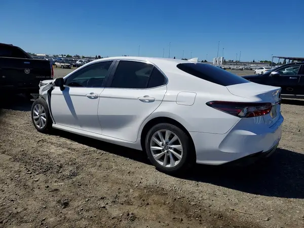 4T1R11AK8NU636767 2022 TOYOTA CAMRY - Image 2
