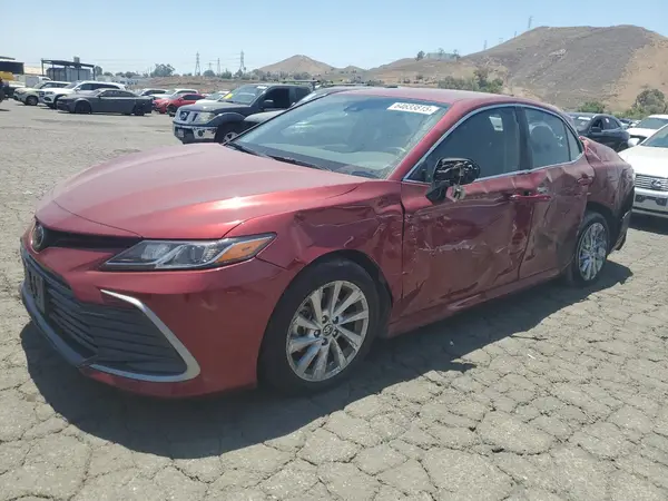 4T1R11AK8NU675651 2022 TOYOTA CAMRY - Image 1