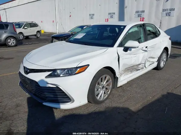 4T1R11AK8PU176996 2023 TOYOTA CAMRY - Image 2