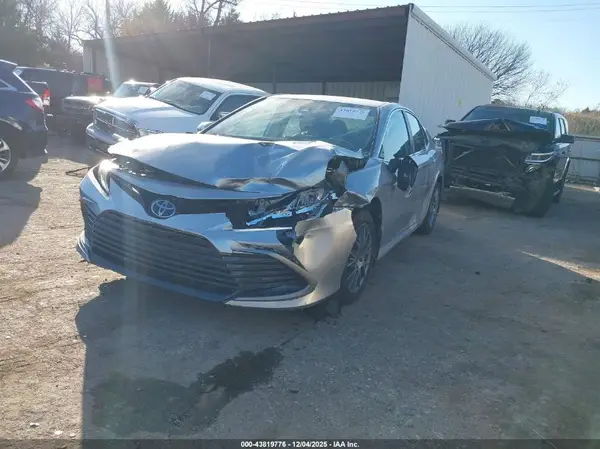 4T1R11AK8PU739691 2023 TOYOTA CAMRY - Image 2