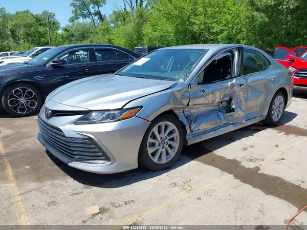 4T1R11AK8PU770438 2023 TOYOTA CAMRY - Image 2