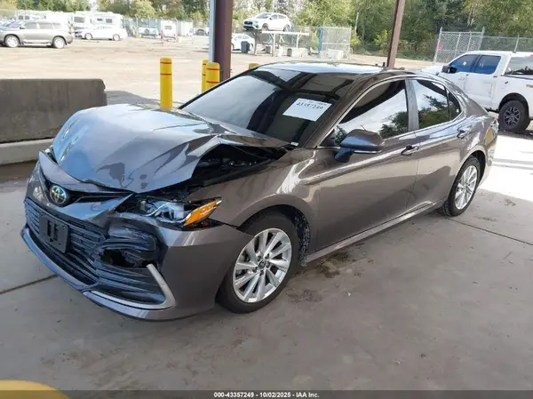 4T1R11AK8PU778832 2023 TOYOTA CAMRY - Image 2
